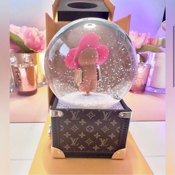 ✨Louis Vuitton Musical Snow Globe✨ - Picture 4 of 7
